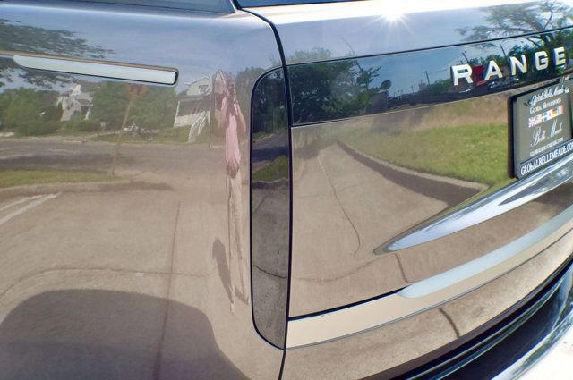 Used 2025 Land Rover Range Rover Long Wheelbase SE AWD/4WD image 12