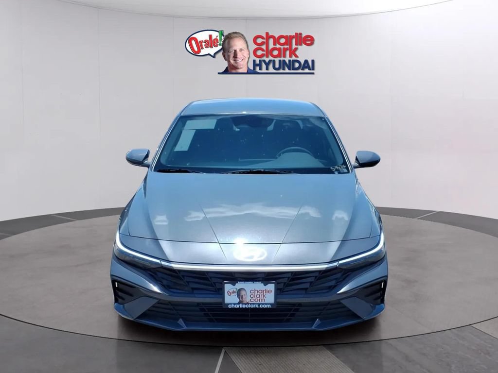 New 2026 Hyundai Elantra SE FWD image 8