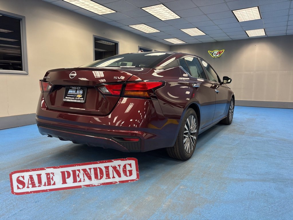 Used 2024 Nissan Altima 2.5 SV image 2