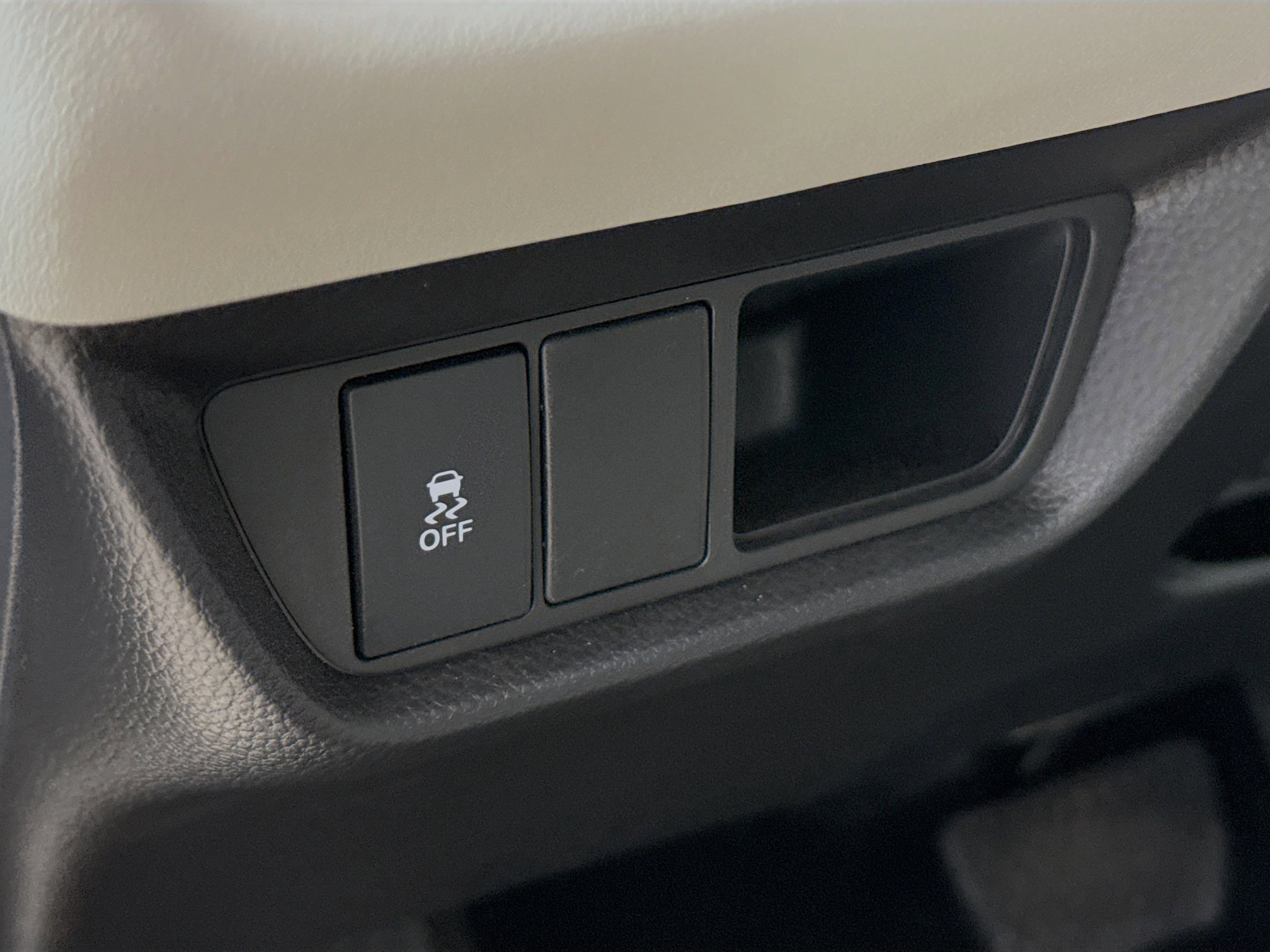 Certified 2026 Honda HR-V LX image 9