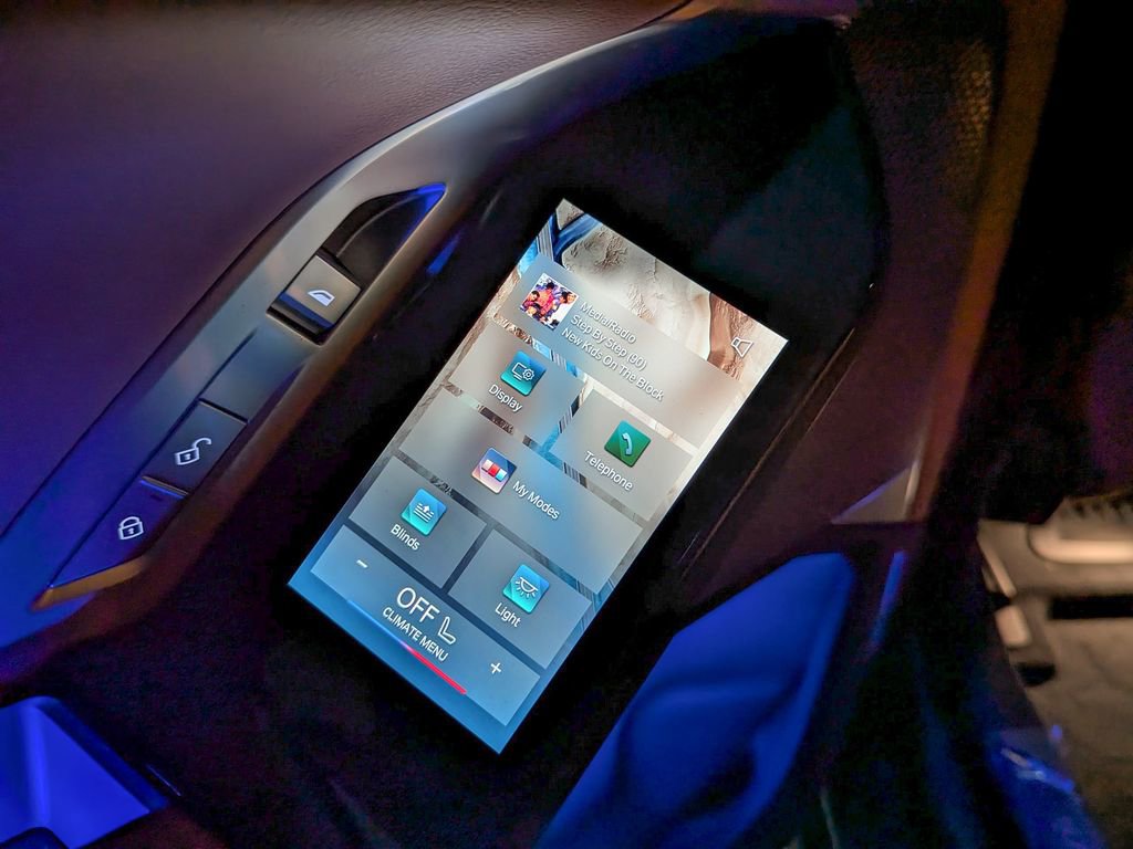 New 2026 BMW 740i xDrive image 39