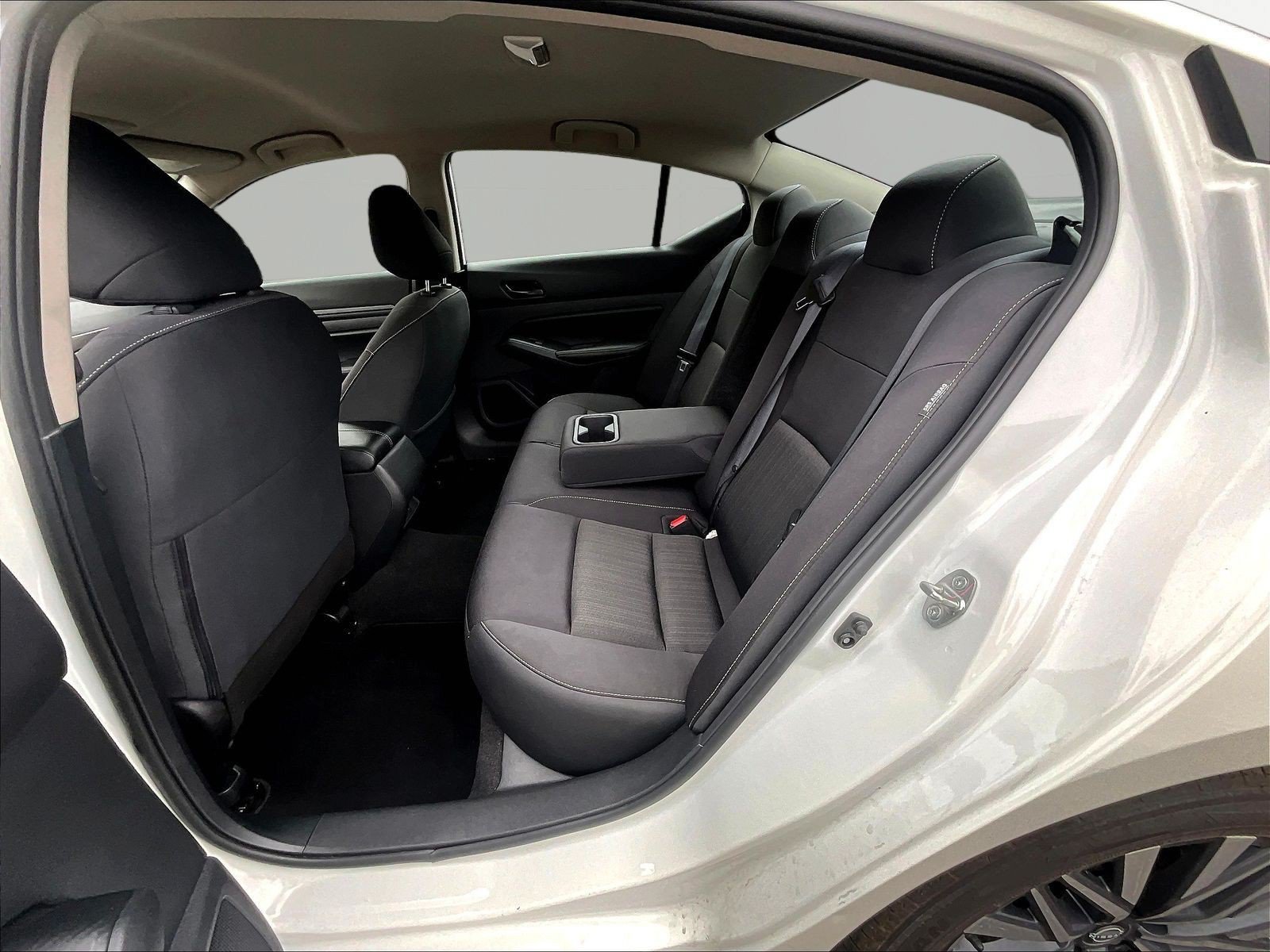 Used 2025 Nissan Altima 2.5 SV FWD image 22
