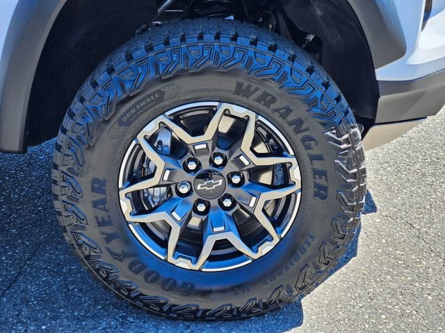 Used 2024 Chevrolet Colorado ZR2 w/ ZR2 Convenience Package III AWD/4WD image 11