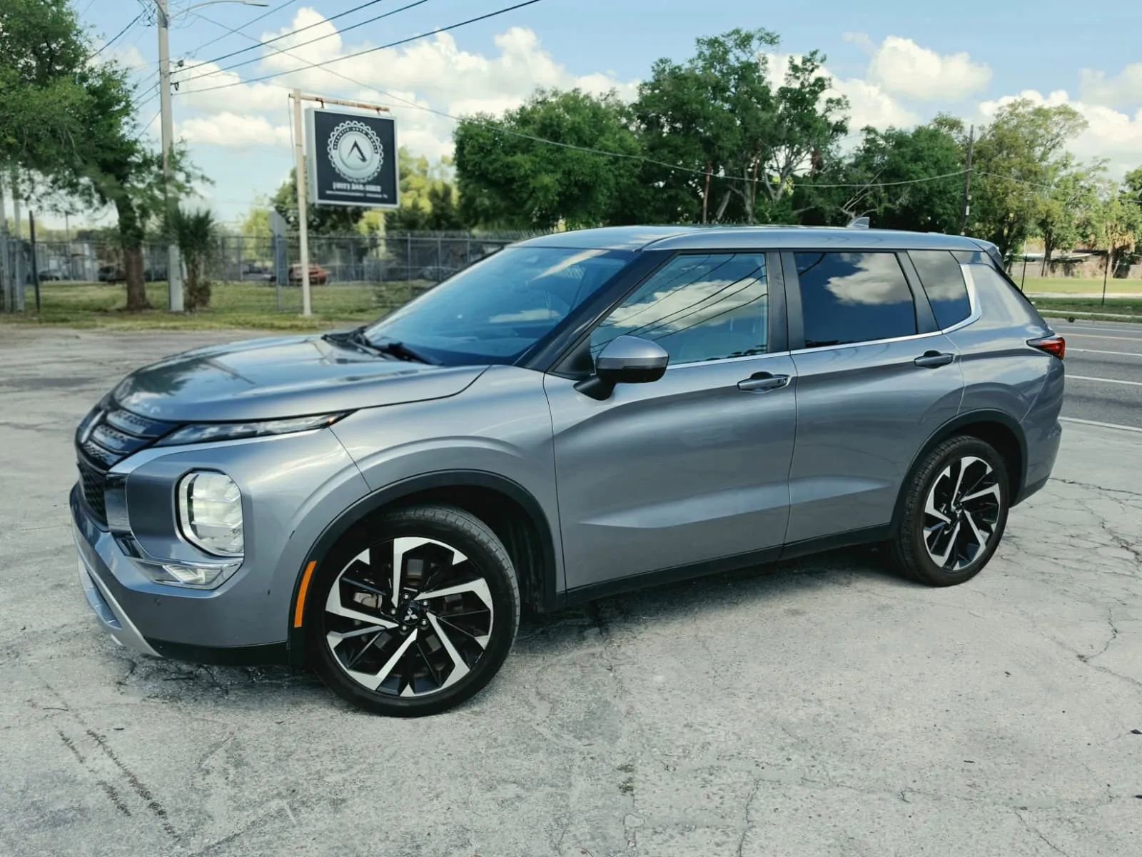 Used 2023 Mitsubishi Outlander SE FWD image 9