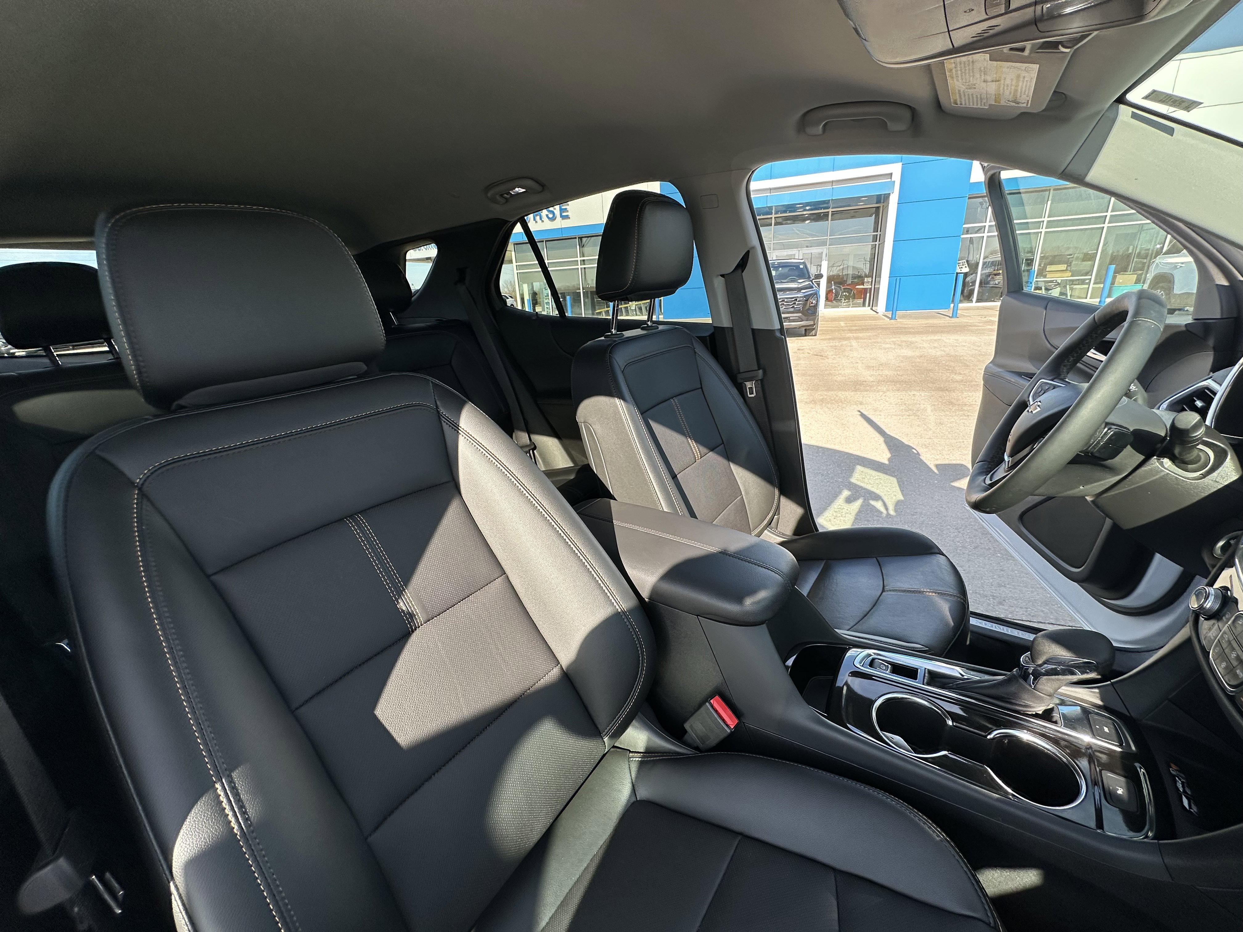 Used 2024 Chevrolet Equinox Premier AWD/4WD image 34