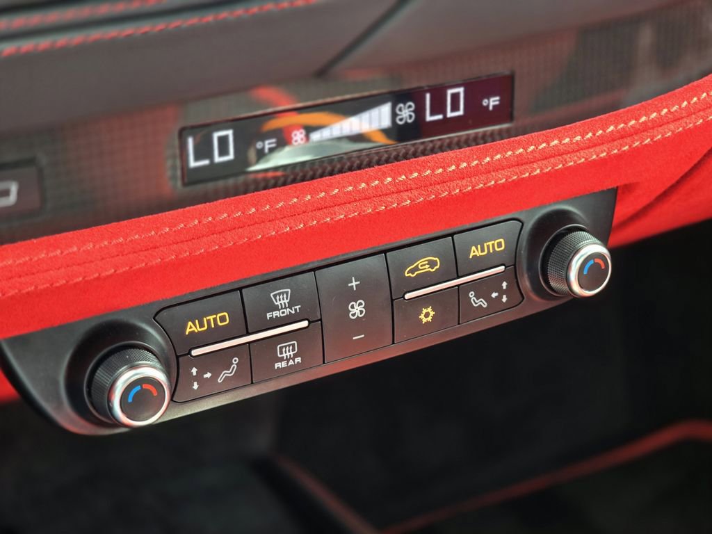 Used 2022 Ferrari F8 Tributo image 29