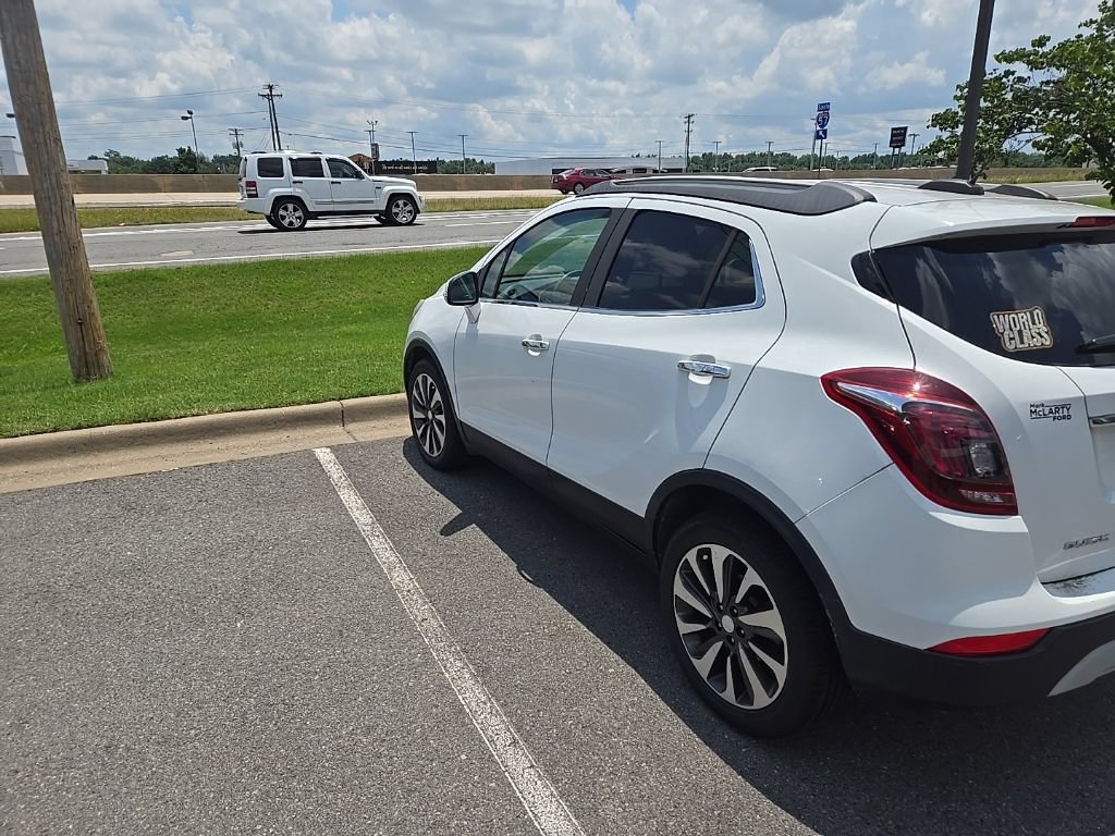 Used 2018 Buick Encore Essence FWD image 9