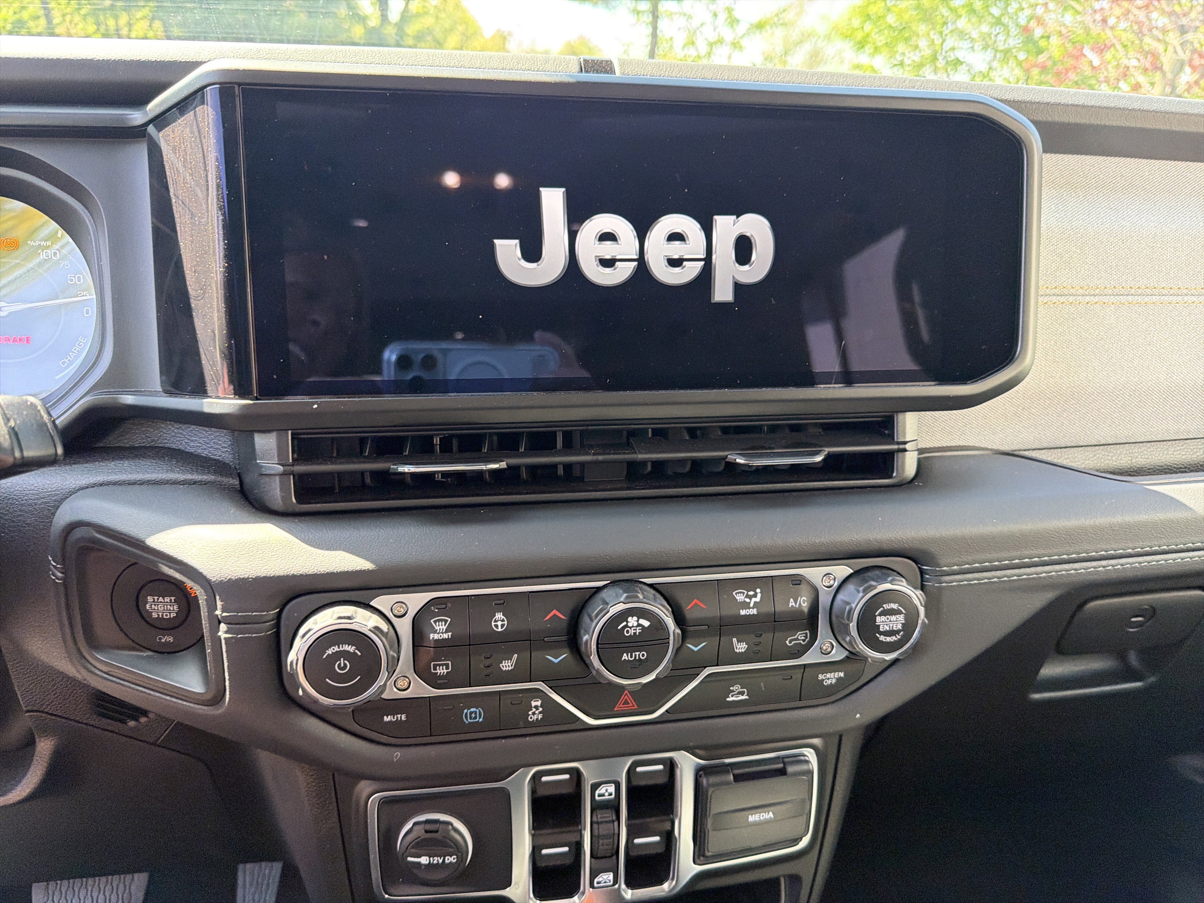 Certified 2025 Jeep Wrangler Unlimited Sahara AWD/4WD image 16