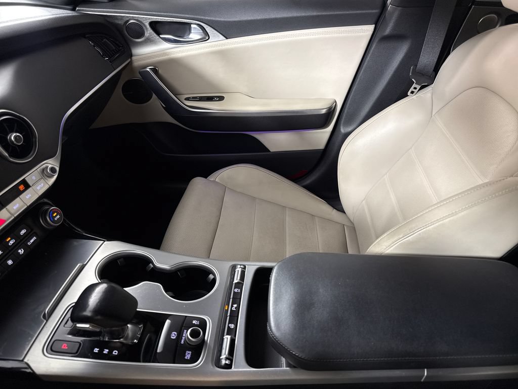 Used 2018 Kia Stinger GT2 AWD/4WD image 19