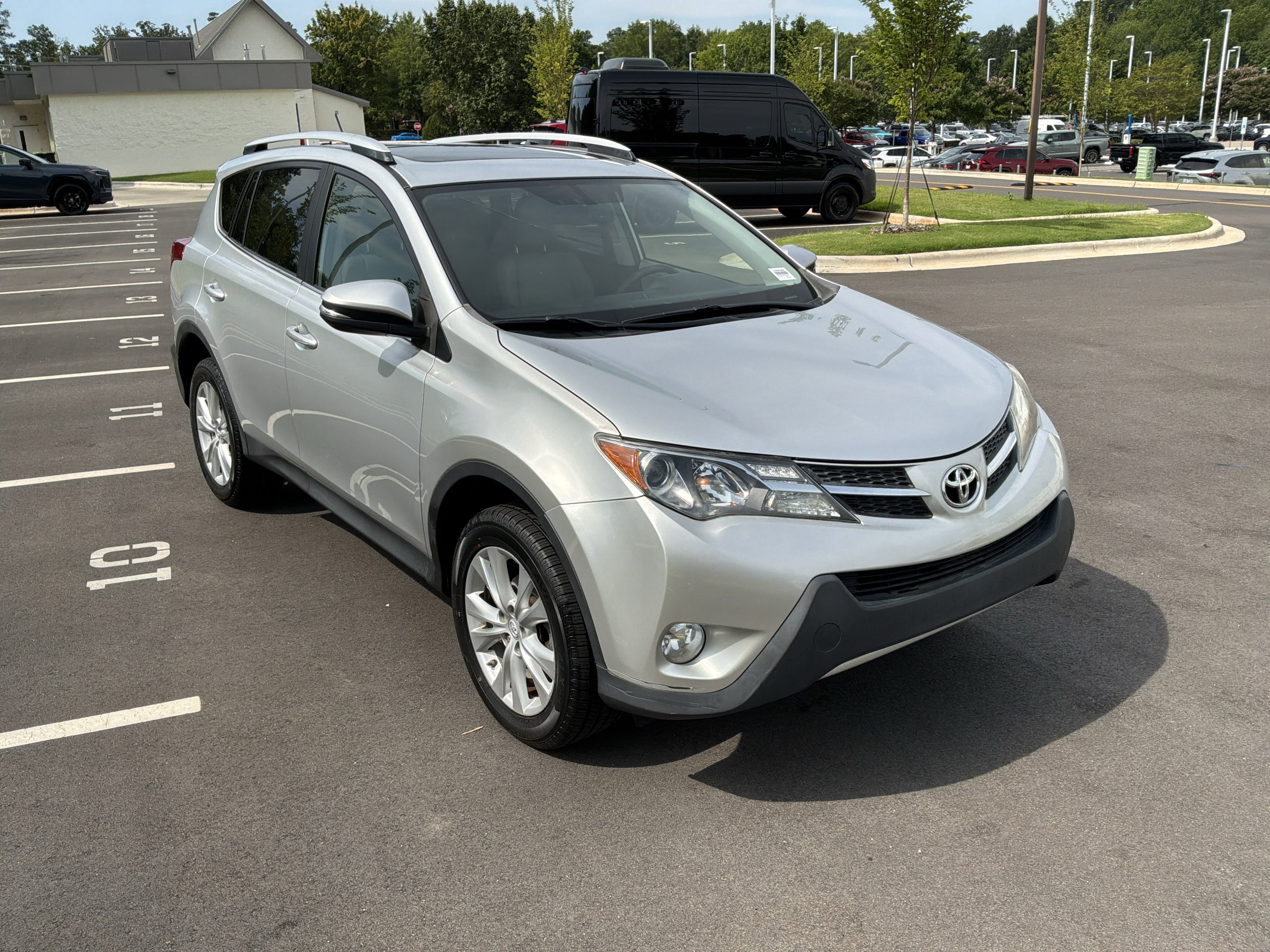 Used 2013 Toyota RAV4 Limited FWD image 2