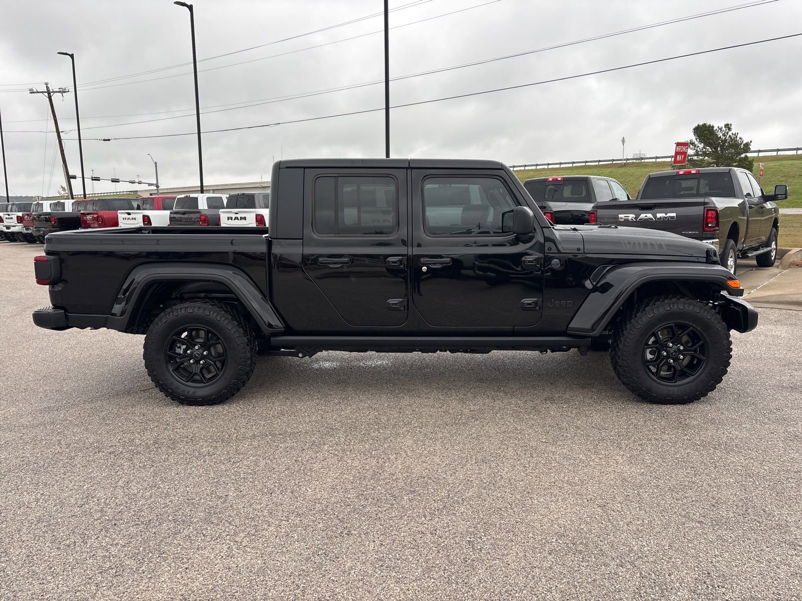New 2025 Jeep Gladiator Willys image 7