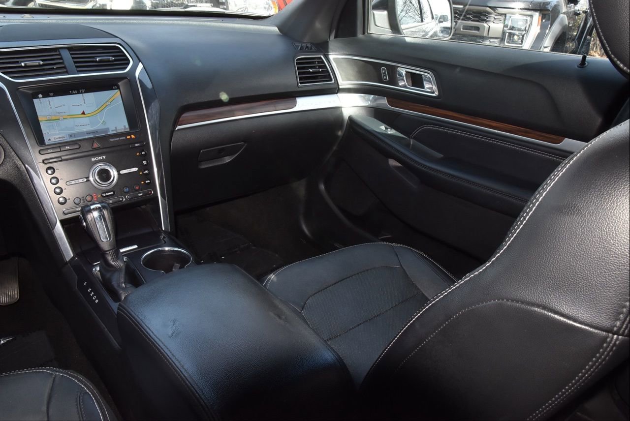 Used 2019 Ford Explorer Limited w/ Class III Trailer Tow Package image 18