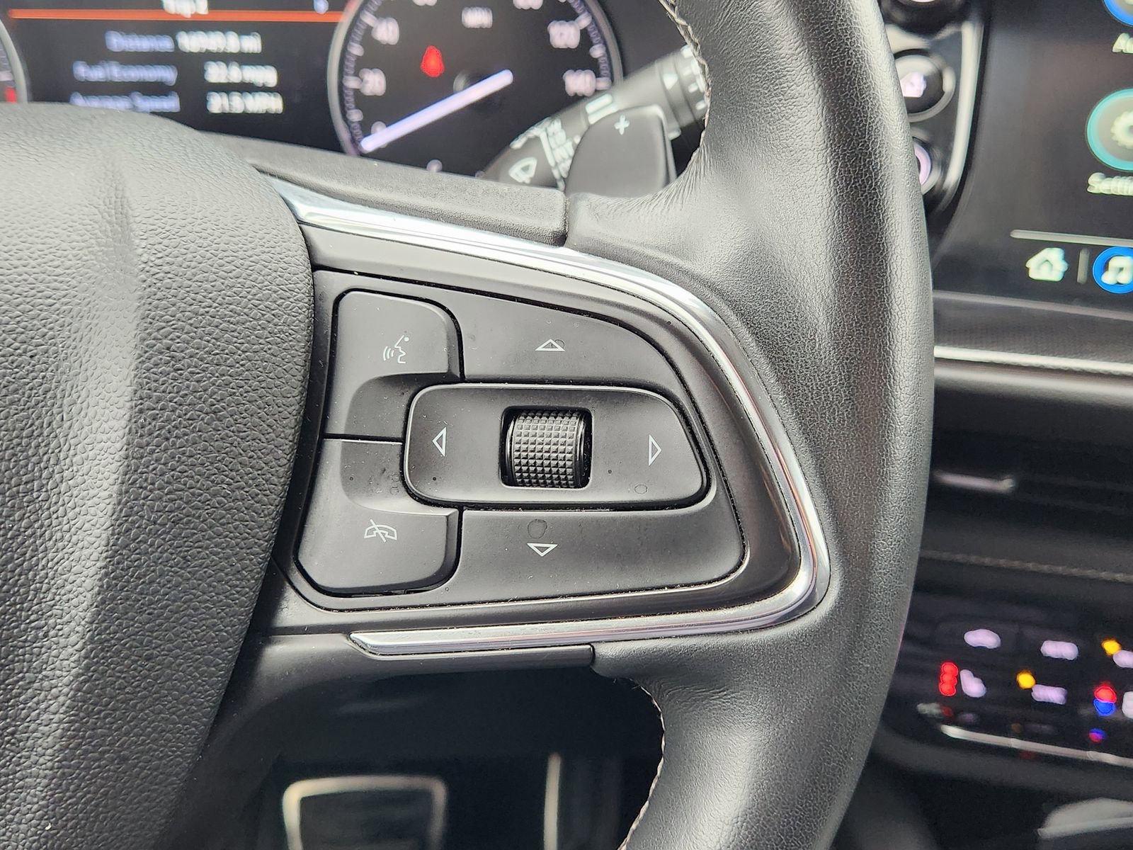 Used 2023 Buick Envision Essence w/ Sport Touring Package image 34