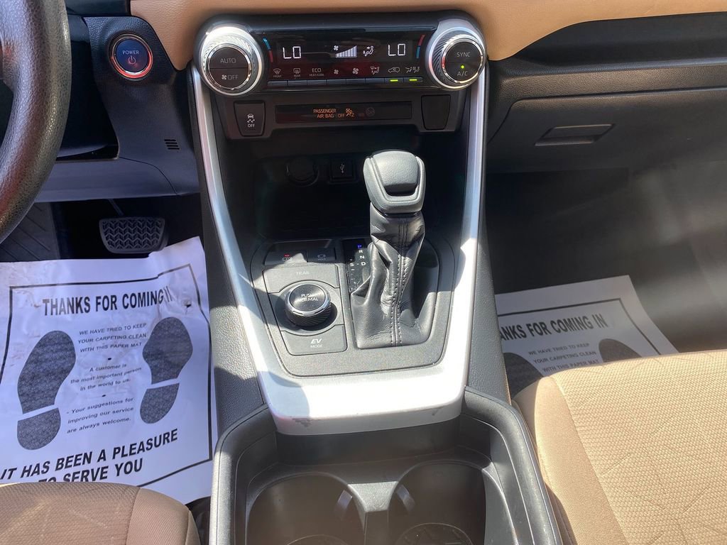 Used 2021 Toyota RAV4 XLE image 22