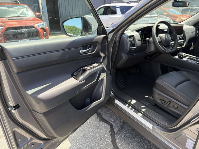 New 2026 Nissan Pathfinder SL w/ SL Premium Package AWD/4WD image 13