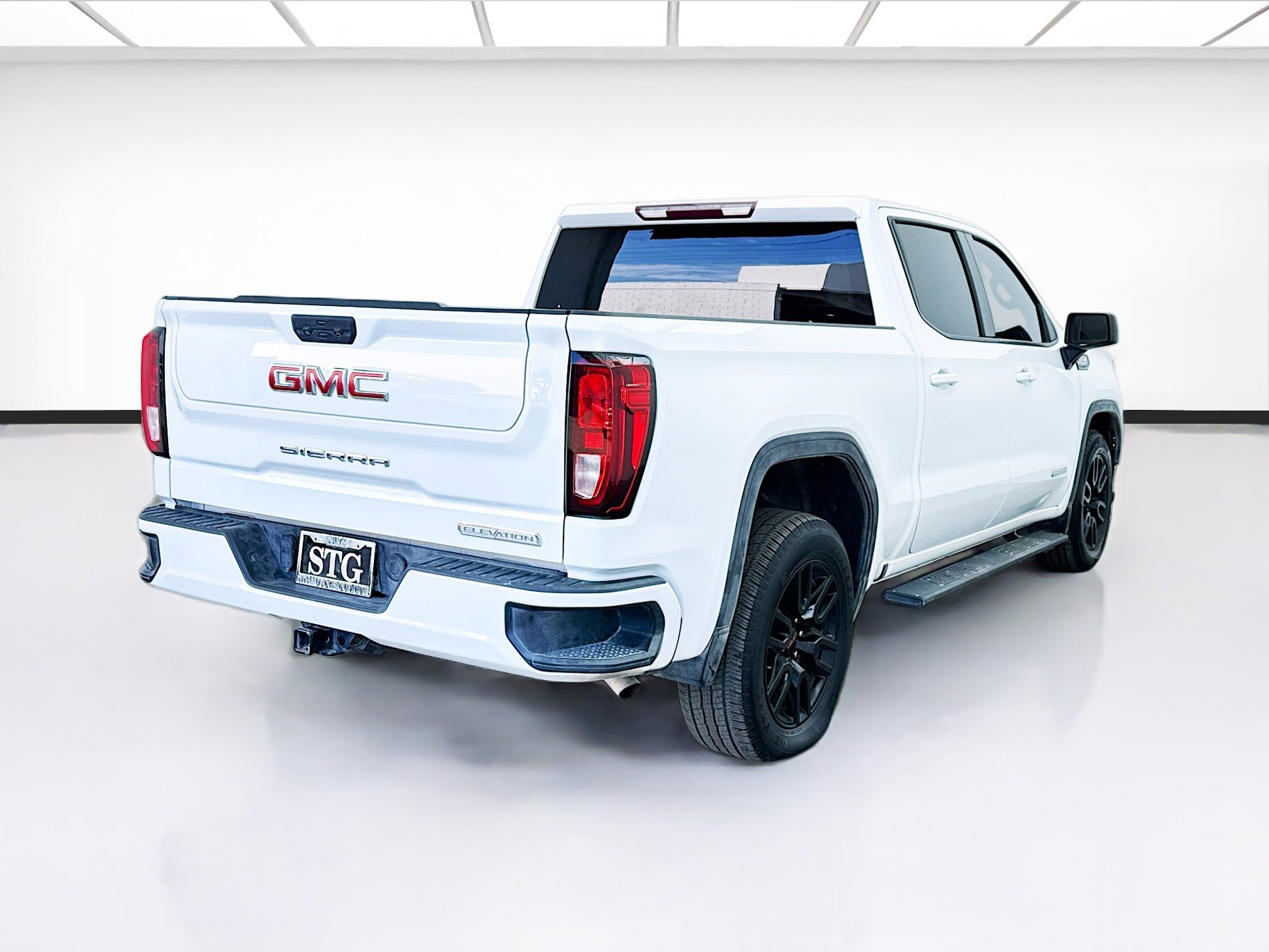 Used 2022 GMC Sierra 1500 Elevation image 4