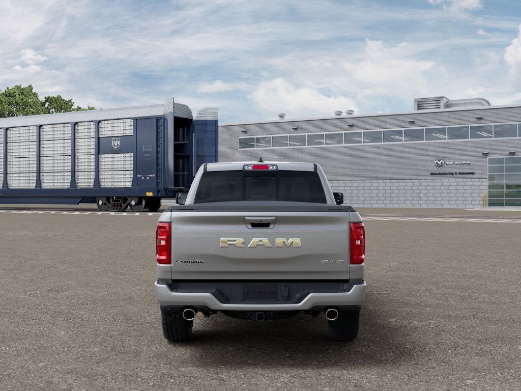 New 2026 RAM 1500 Laramie AWD/4WD image 7