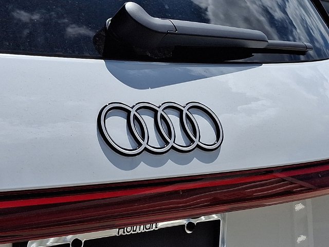 Used 2025 Audi Q5 Premium w/ Convenience Package AWD/4WD image 19