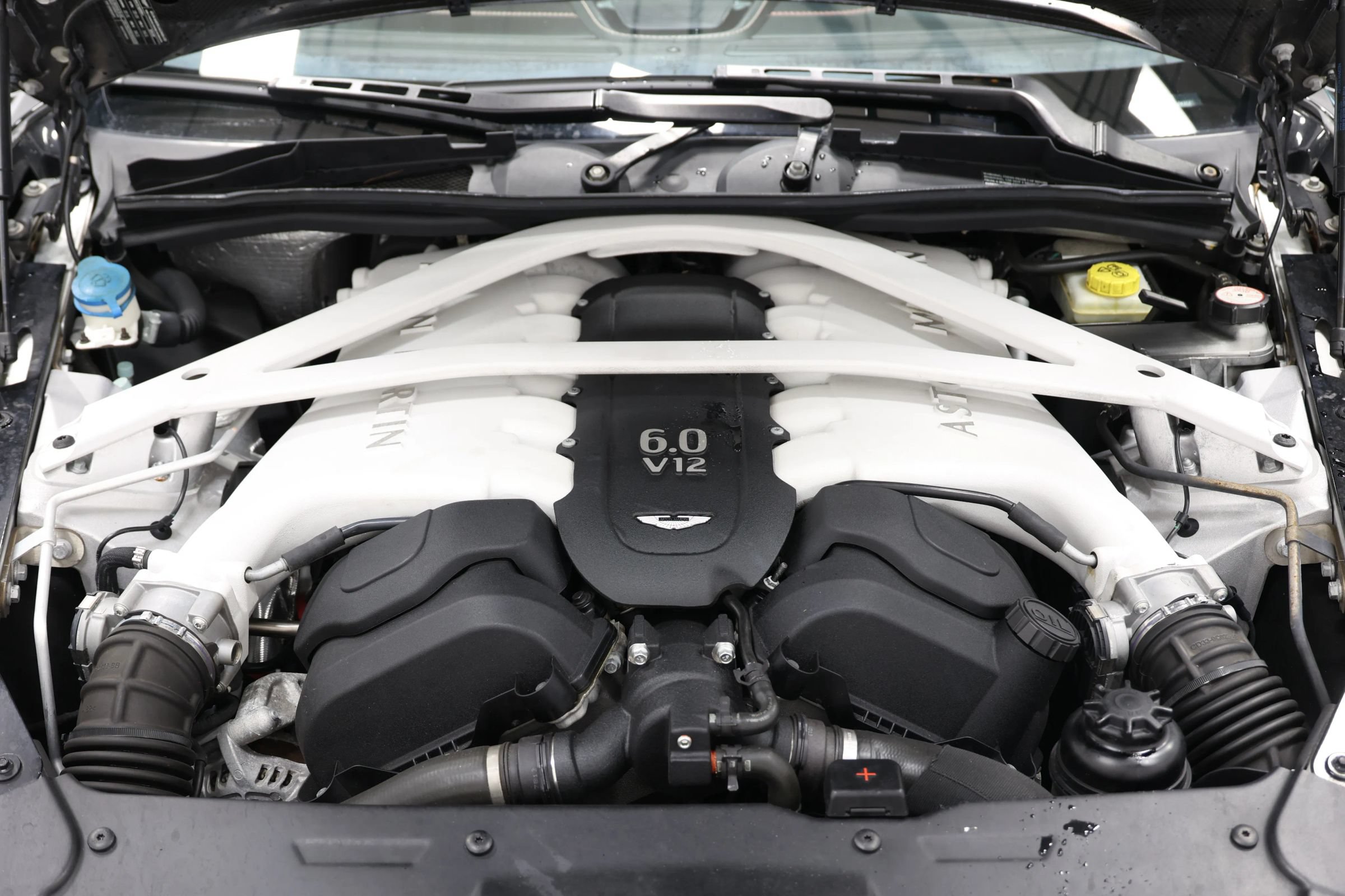 Used 2014 Aston Martin Vanquish Coupe RWD image 94