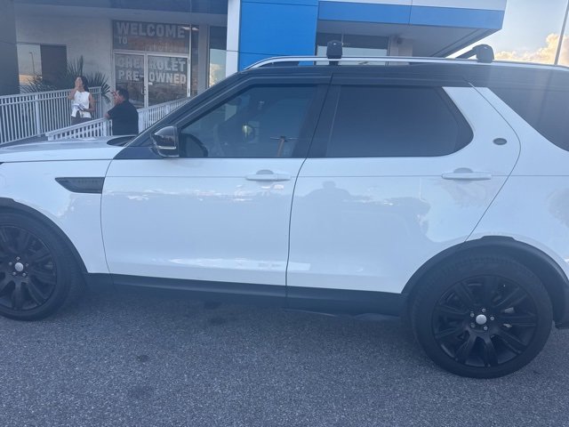 Used 2017 Land Rover Discovery HSE image 5