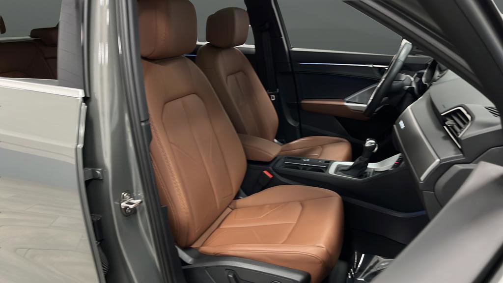 Used 2024 Audi Q3 2.0T Premium Plus w/ Premium Plus Package image 23