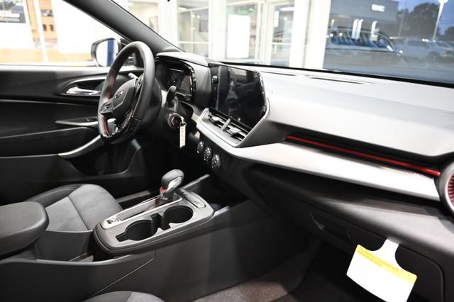 New 2026 Chevrolet Trax RS w/ Sunroof Package FWD image 13
