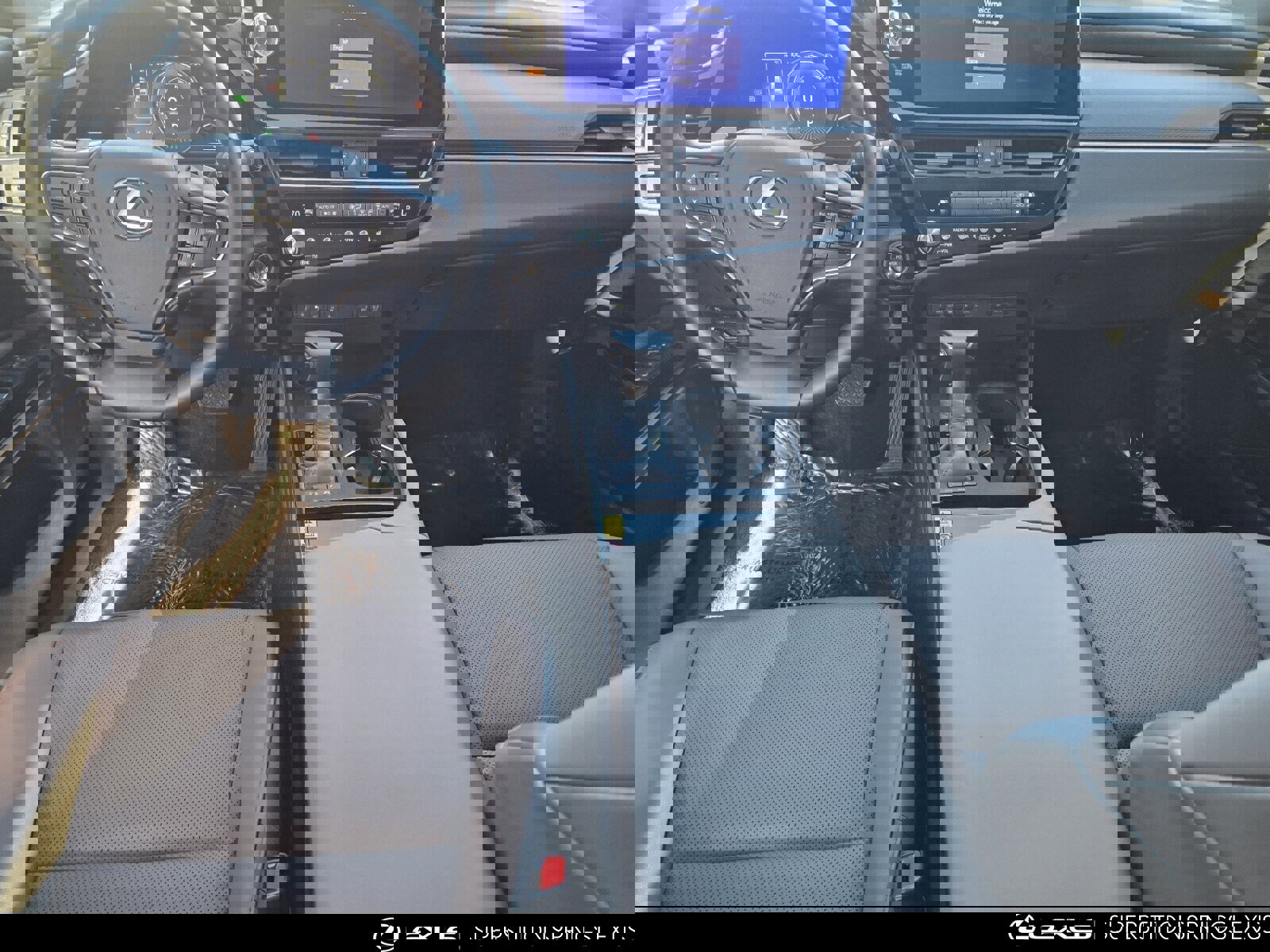 Used 2025 Lexus ES 300h w/ Premium Package image 29