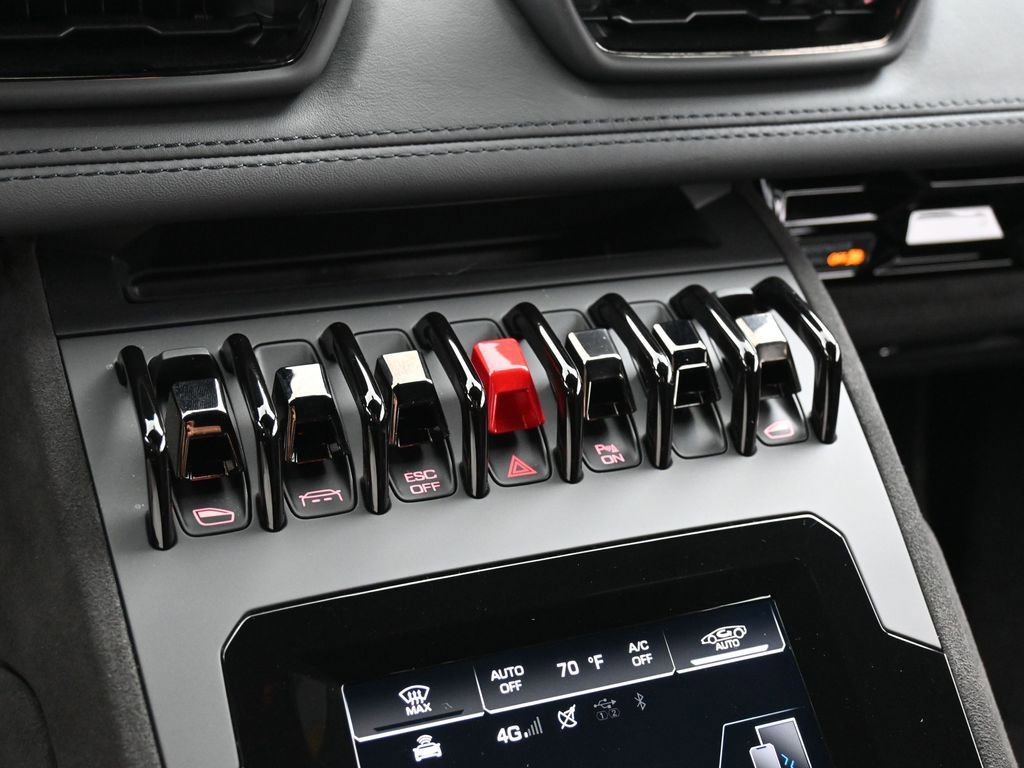 Used 2024 Lamborghini Huracan Sterrato image 20