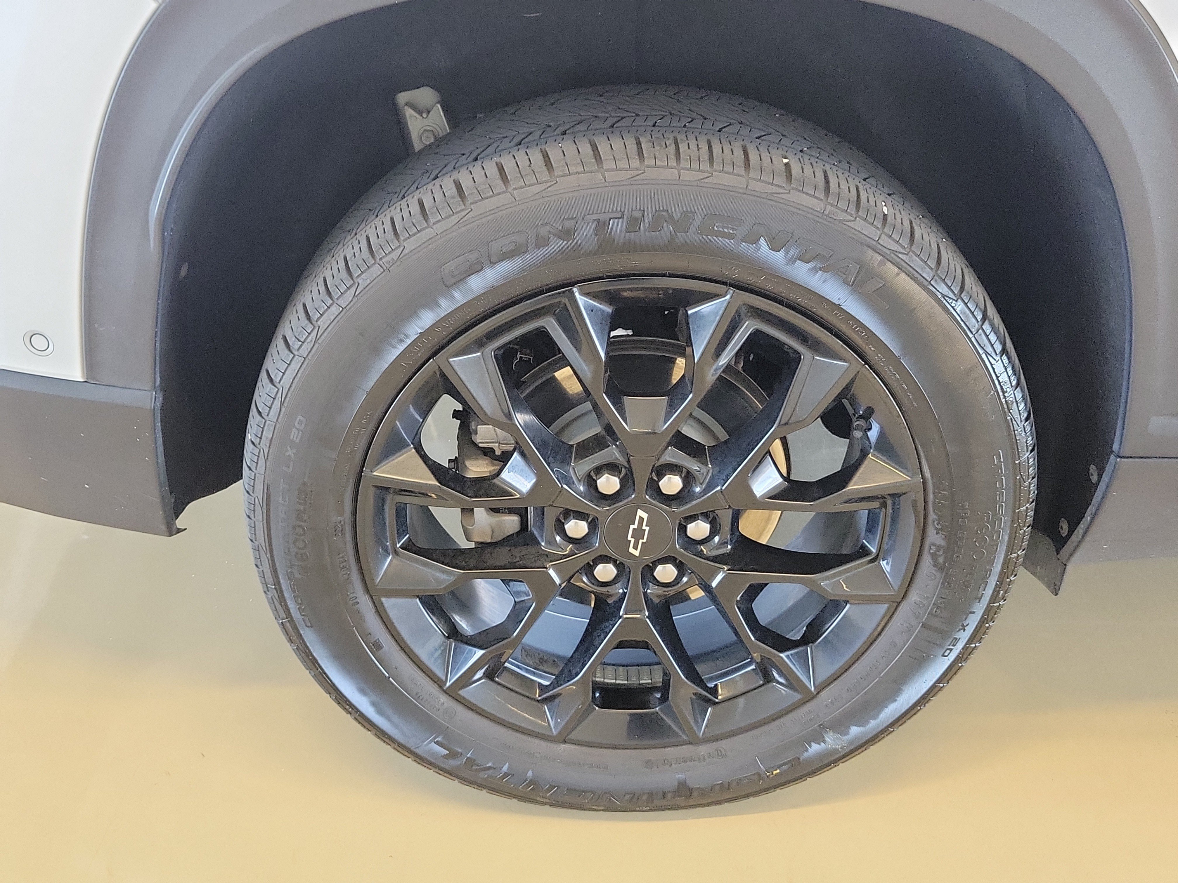 Used 2024 Chevrolet Traverse LT w/ Enhanced Driving Package FWD image 9