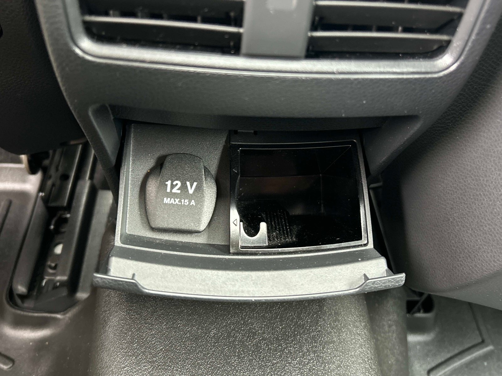 Used 2019 Mercedes-Benz CLA 250 4MATIC image 20