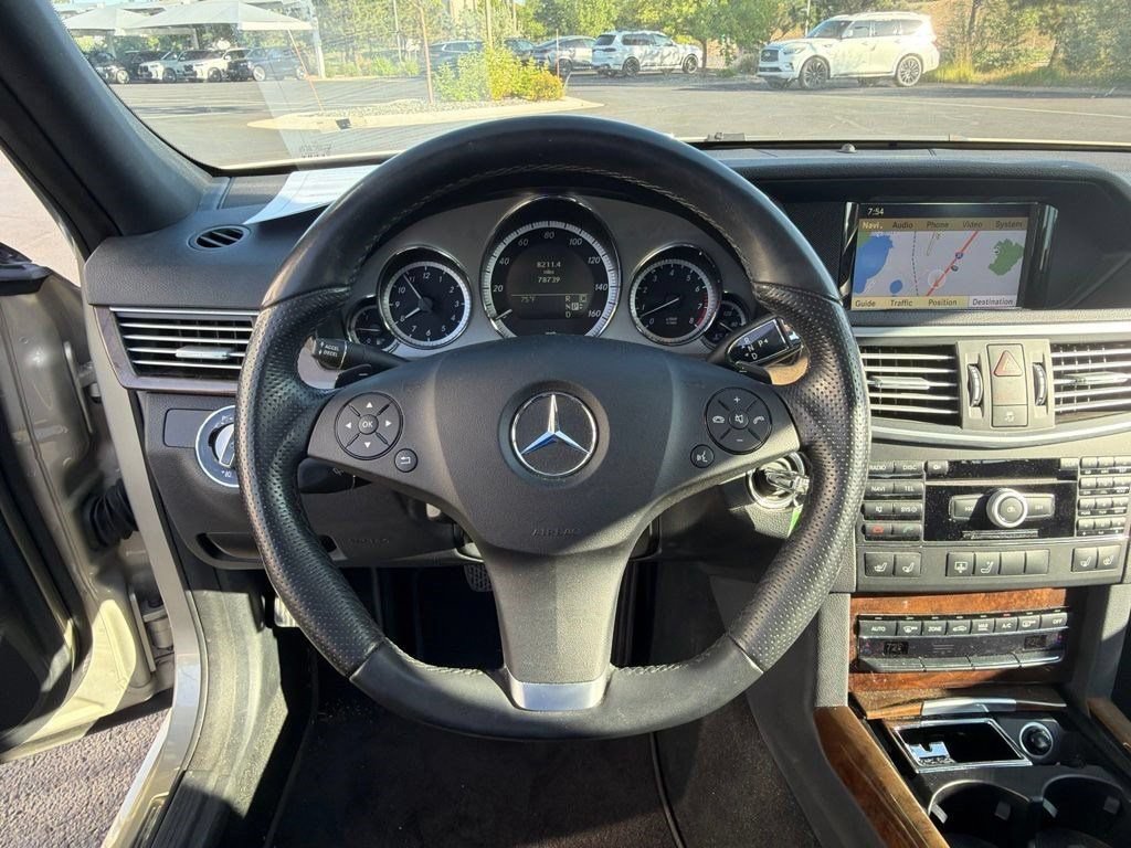 Used 2010 Mercedes-Benz E 550 4MATIC Sedan image 13