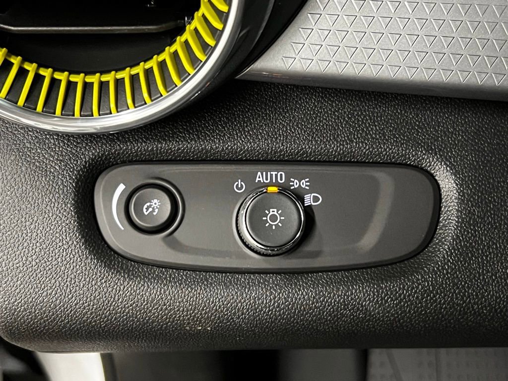 New 2026 Chevrolet Trax LT w/ Driver Confidence Package FWD image 14