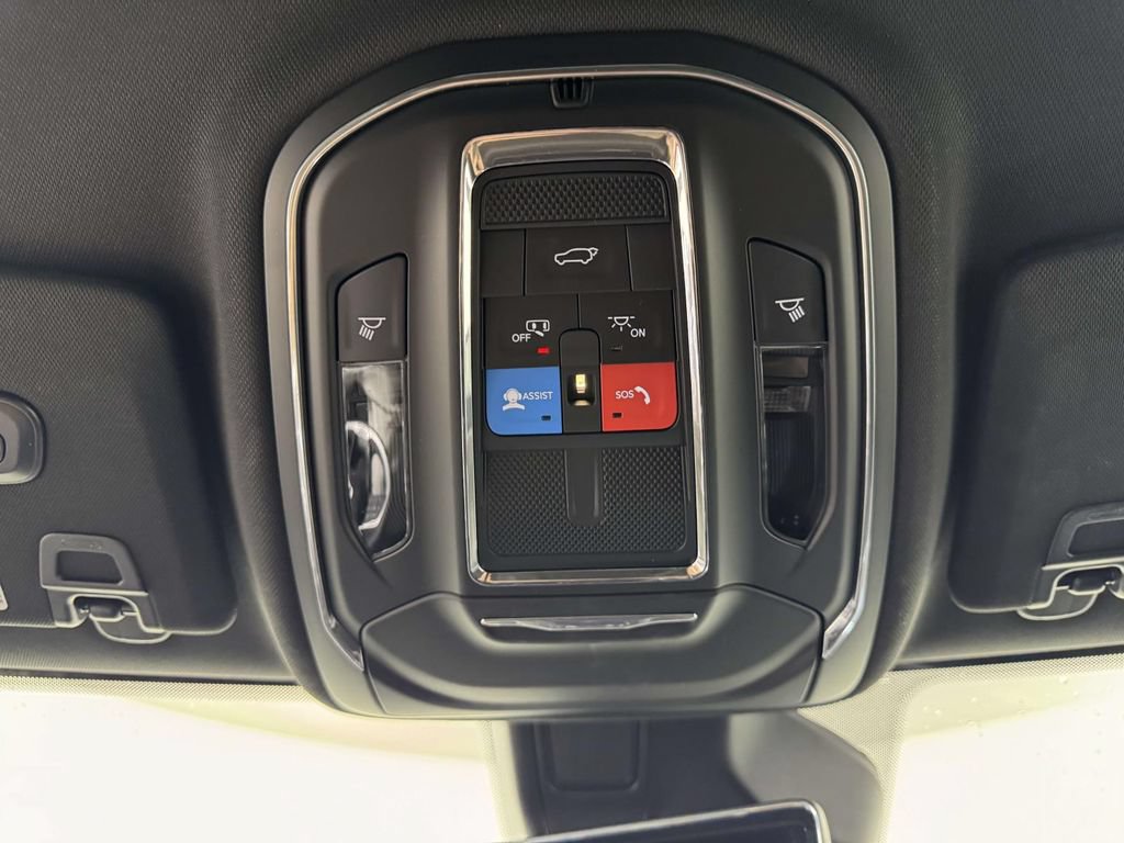 Used 2024 Jeep Grand Cherokee Trailhawk w/ Luxury Tech Group III AWD/4WD image 25