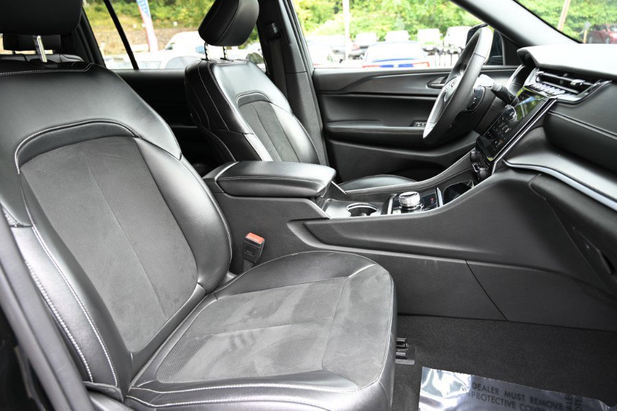 Used 2024 Jeep Grand Cherokee L Laredo image 23