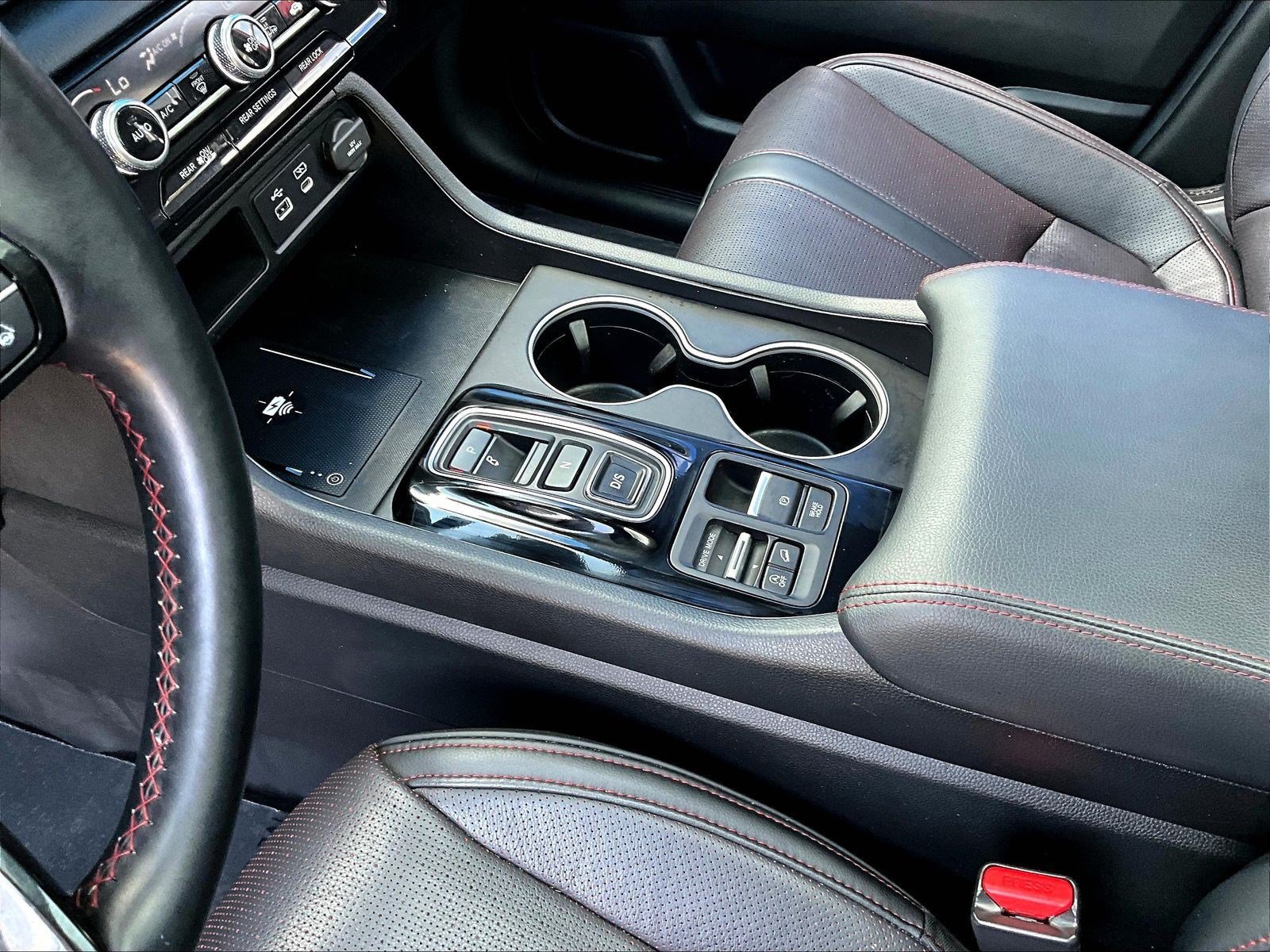 Used 2025 Honda Pilot Black Edition image 18
