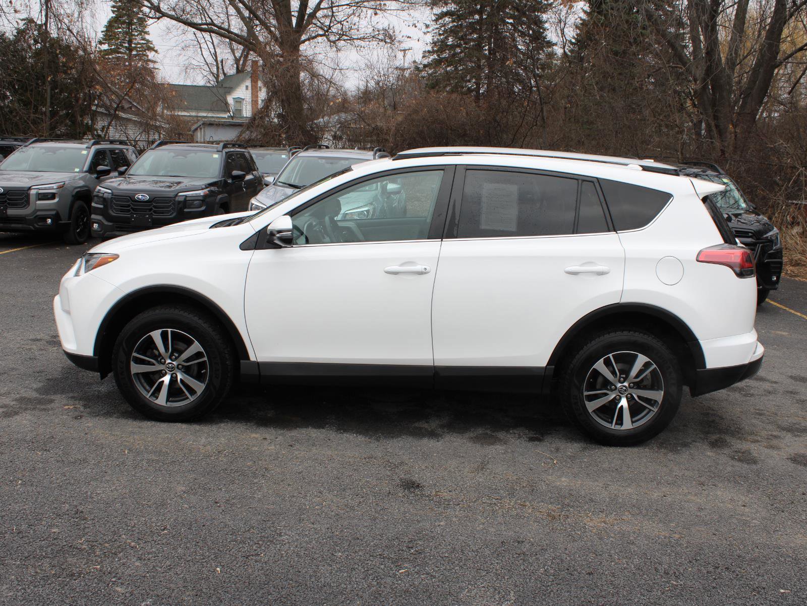 Used 2018 Toyota RAV4 XLE w/ Plus Extra Value Package image 5
