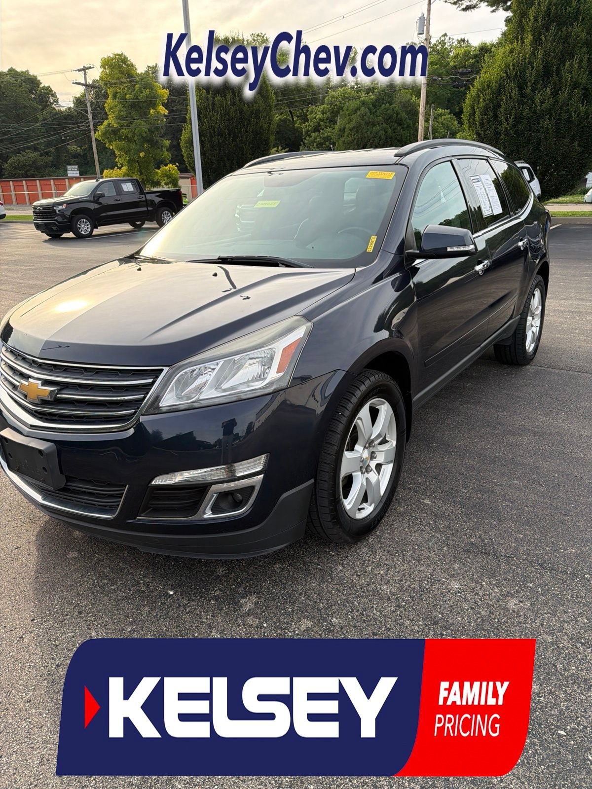 Used 2017 Chevrolet Traverse LT w/ Style and Technology Package AWD/4WD image 1