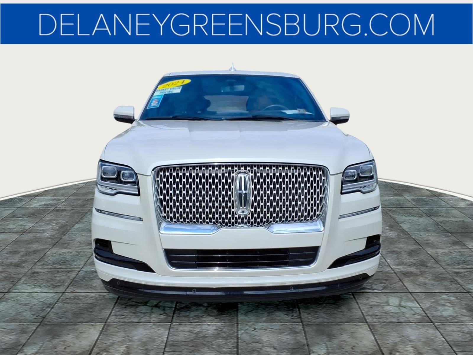 Used 2024 Lincoln Navigator Reserve AWD/4WD image 8