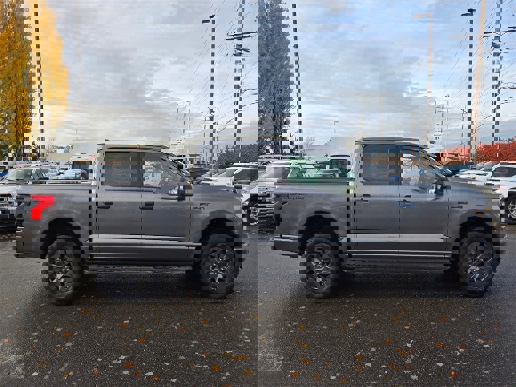 Used 2024 Ford F150 Lightning XLT image 4