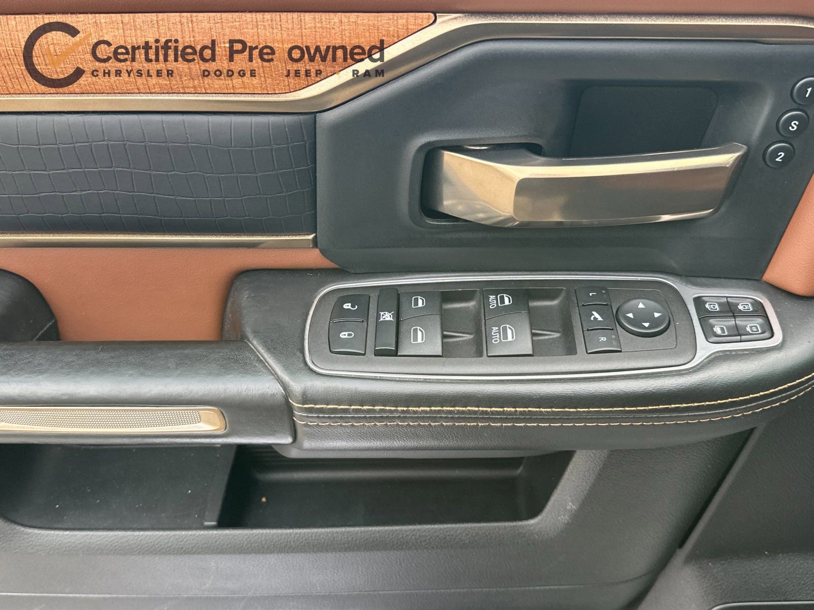 Used 2023 RAM 3500 Limited image 12