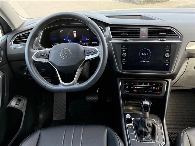 Used 2023 Volkswagen Tiguan SE FWD image 12