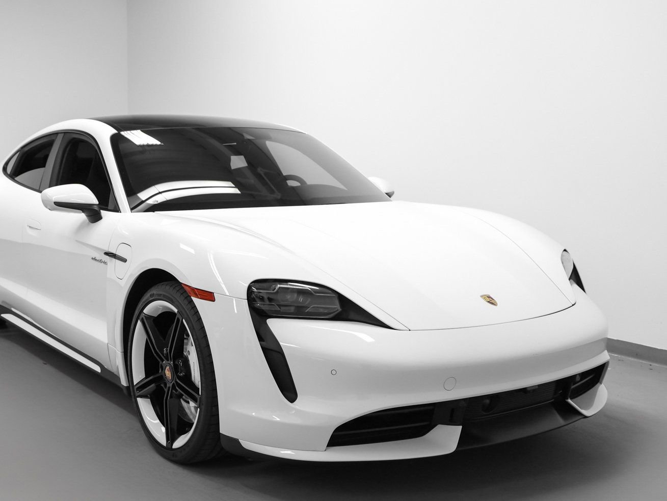 Certified 2024 Porsche Taycan Turbo S image 9