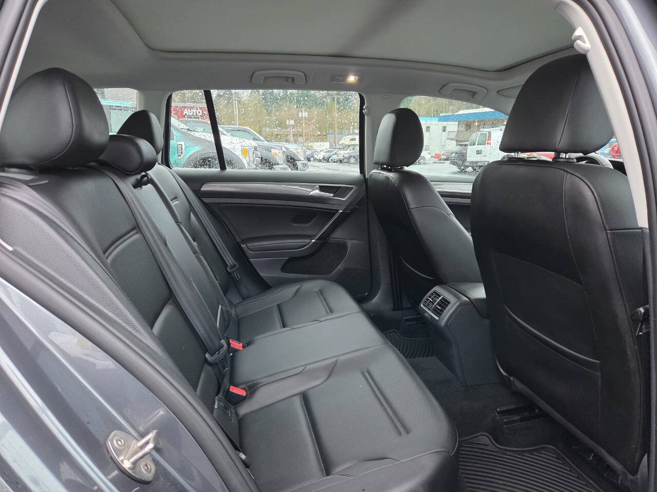 Used 2018 Volkswagen Golf Alltrack SE AWD/4WD image 19