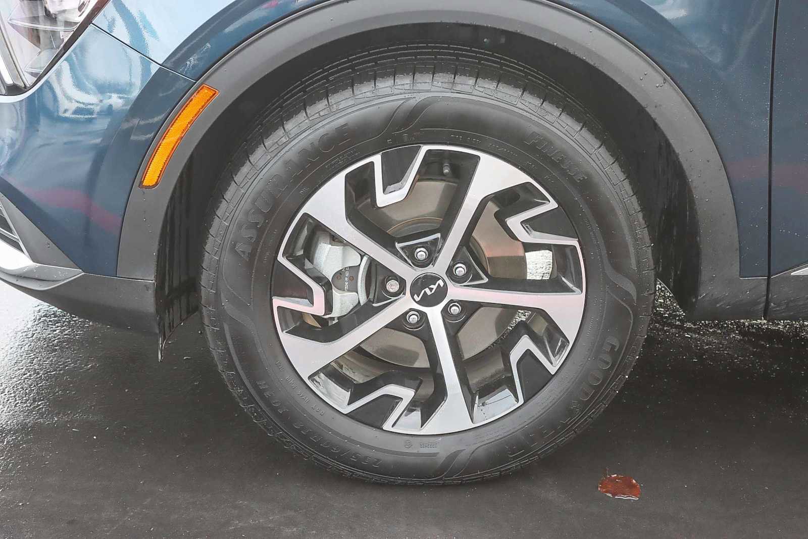 Used 2023 Kia Sportage EX image 9