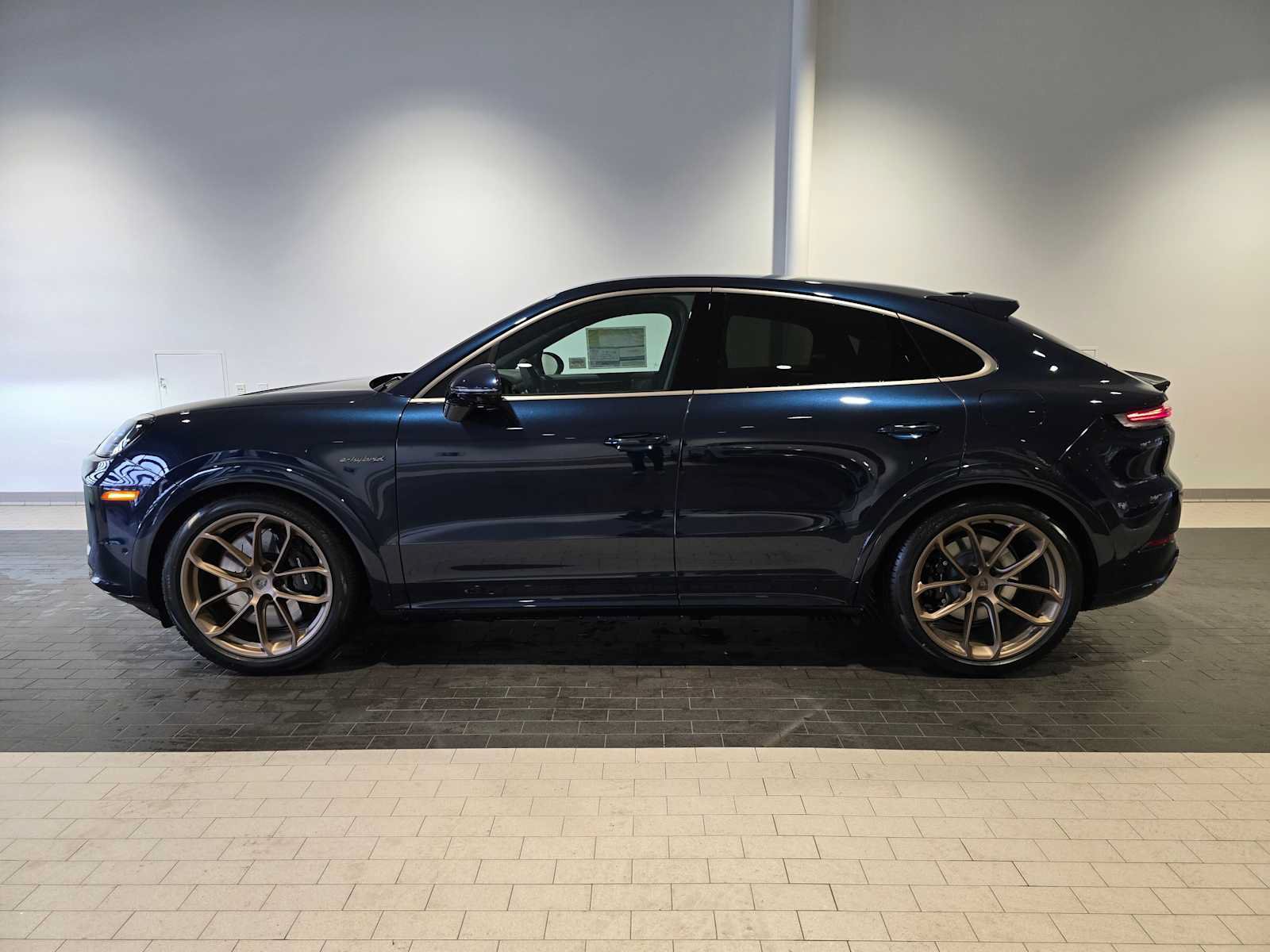 New 2026 Porsche Cayenne Turbo AWD/4WD image 2