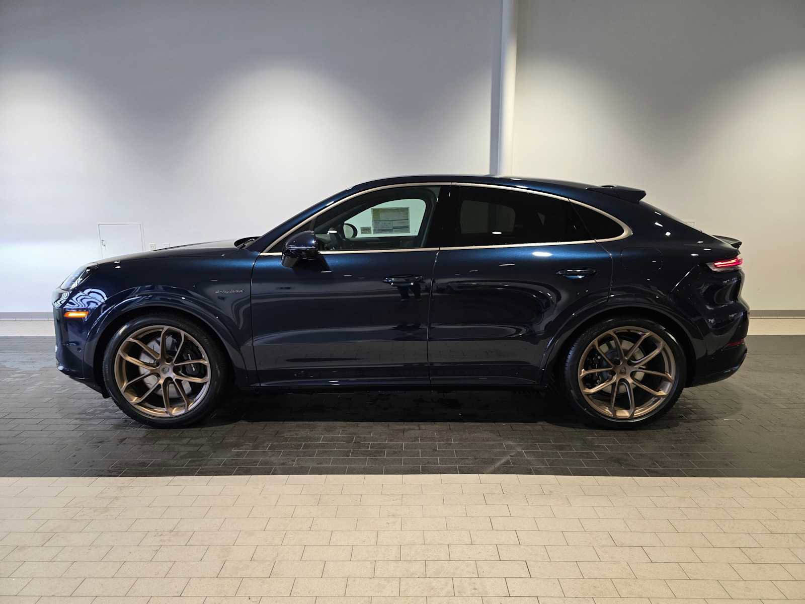 New 2026 Porsche Cayenne Turbo image 2