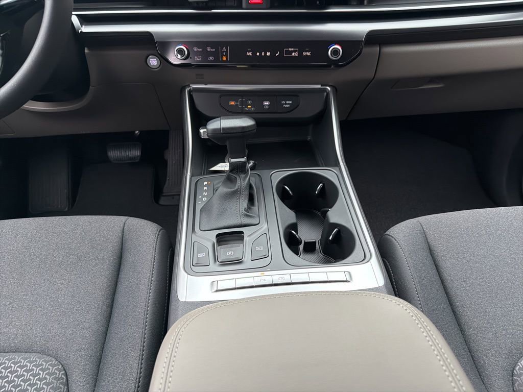 New 2026 Kia Carnival LX FWD image 25