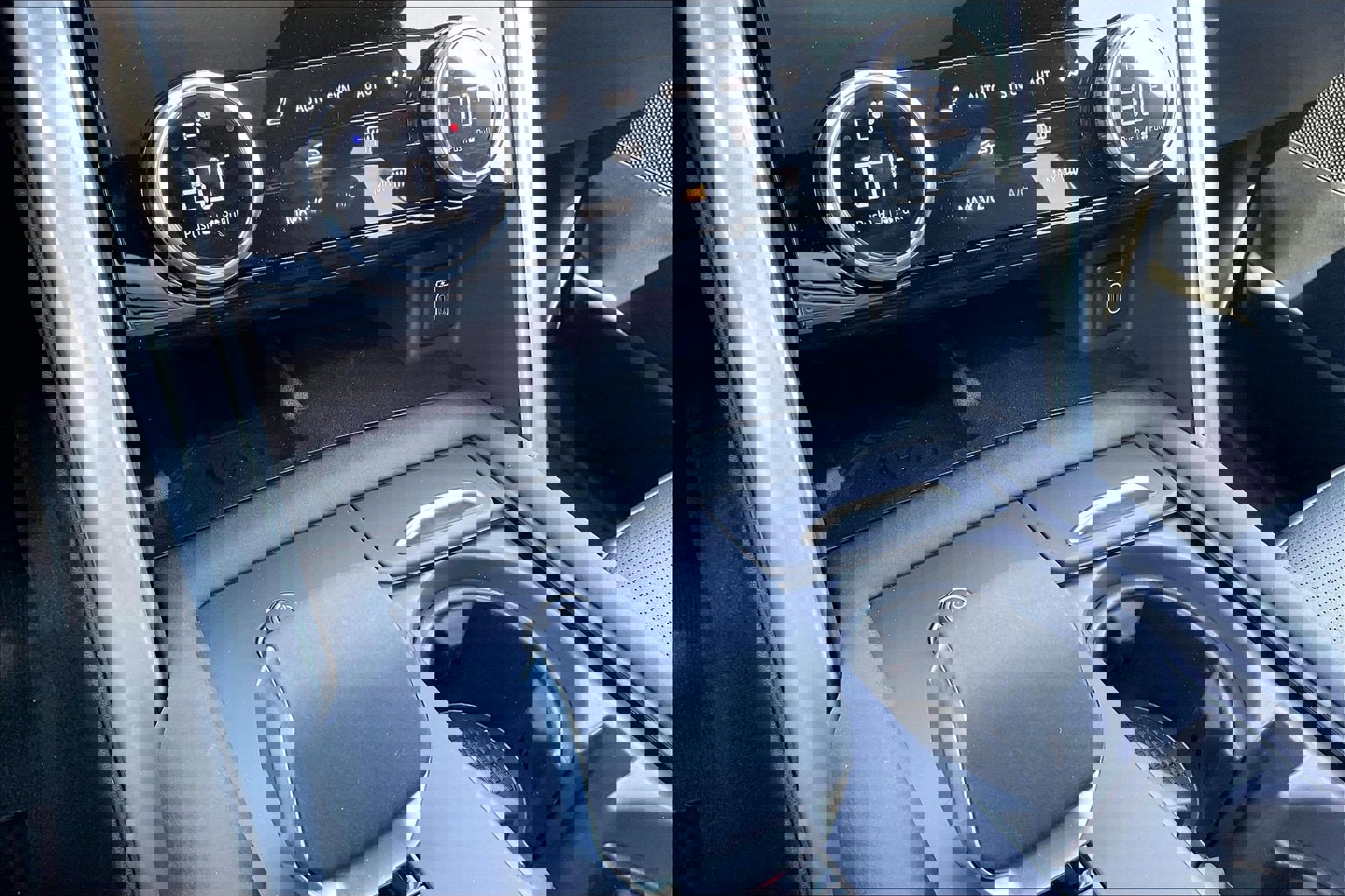 New 2026 Land Rover Discovery S image 23