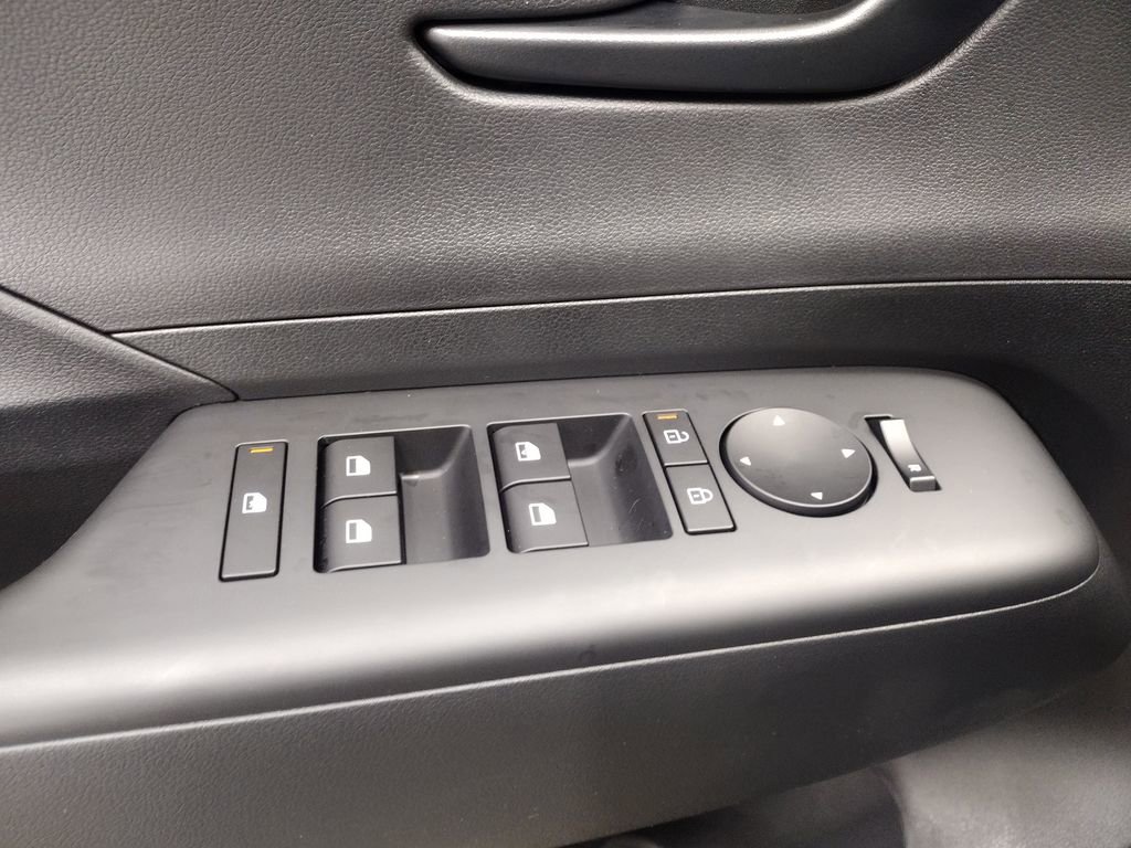 New 2026 Hyundai Kona SE image 8