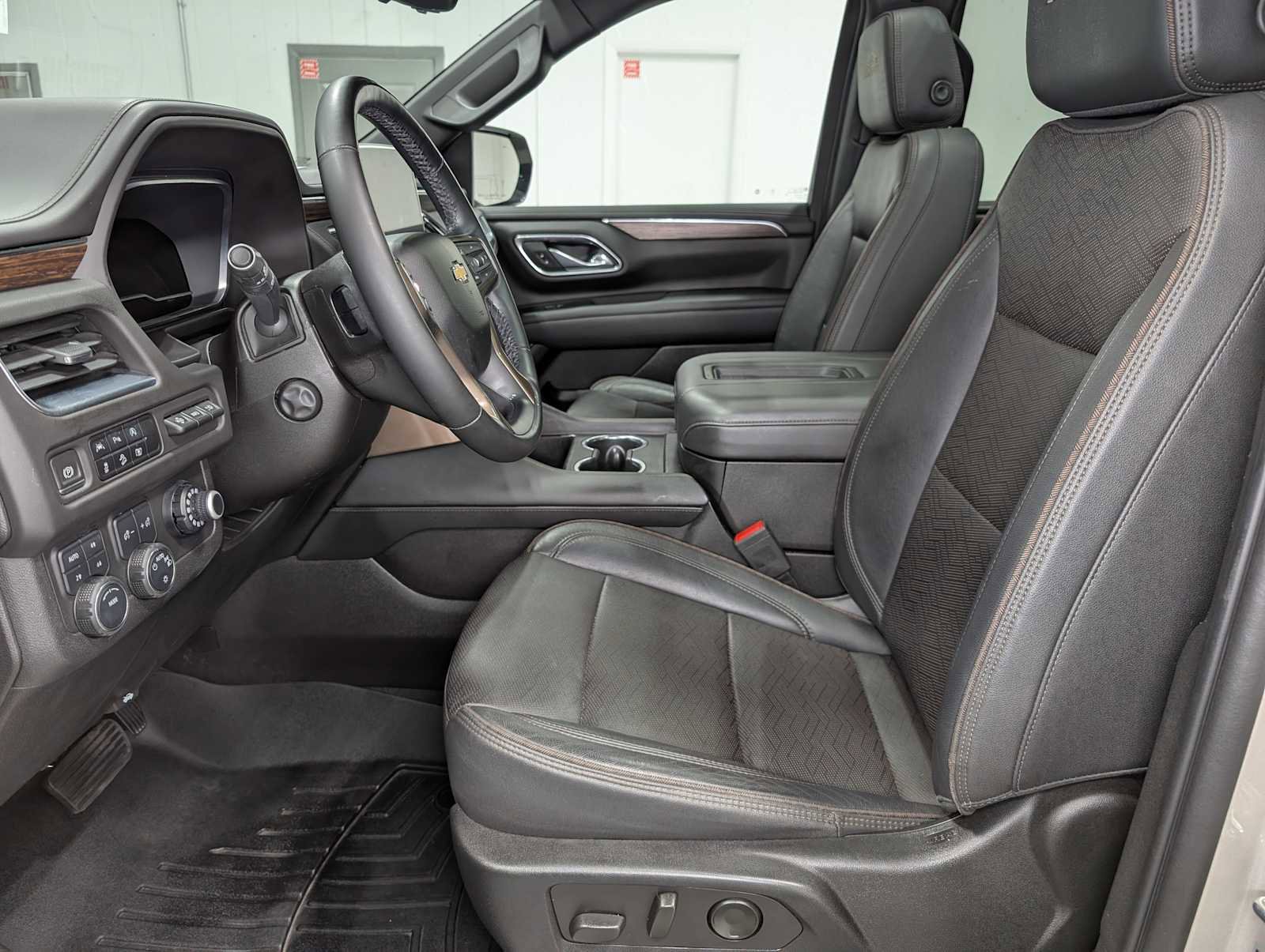 Used 2023 Chevrolet Tahoe High Country image 4